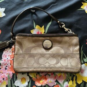 Vintage y2k Coach Tan Wristlet